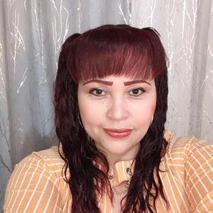 Meet your Posher, Esperanza